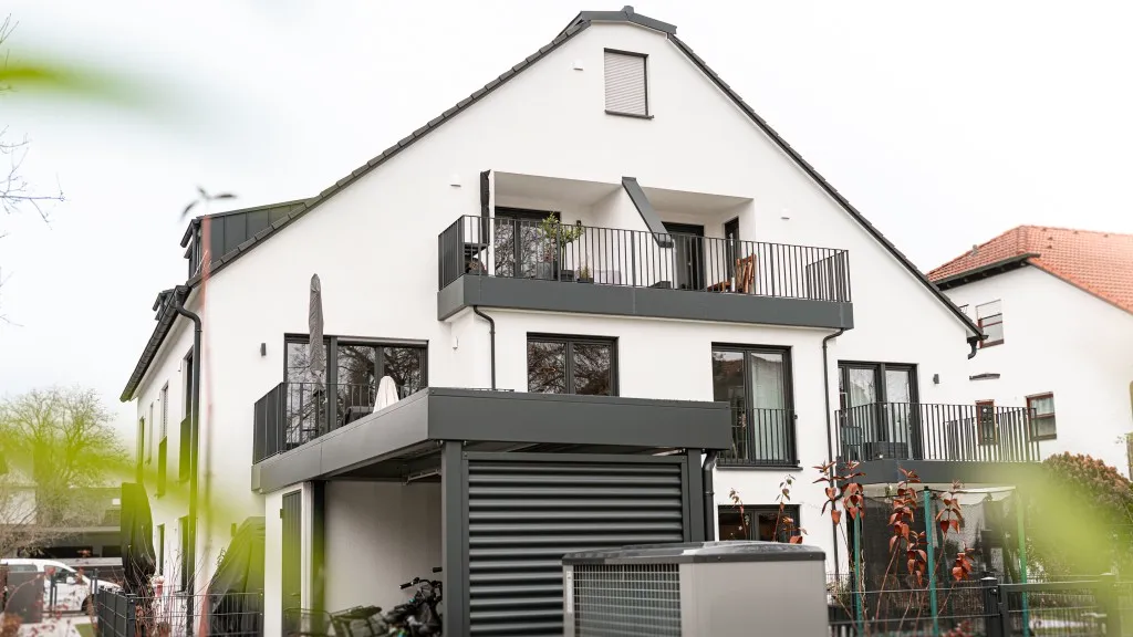 Fertiggestelltes Mehrfamilienhaus Glockenblumenstraße 31 in München-Lerchenau